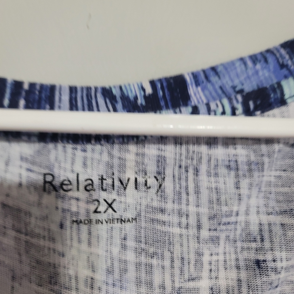 Womens 2X Blue Knit Top Relativity‎ Stretchy Tee Plus Size Work Casual Office - Picture 2 of 3